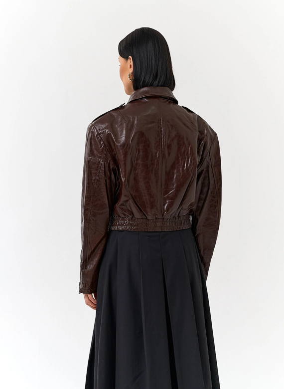 Короткая куртка из натуральной кожи