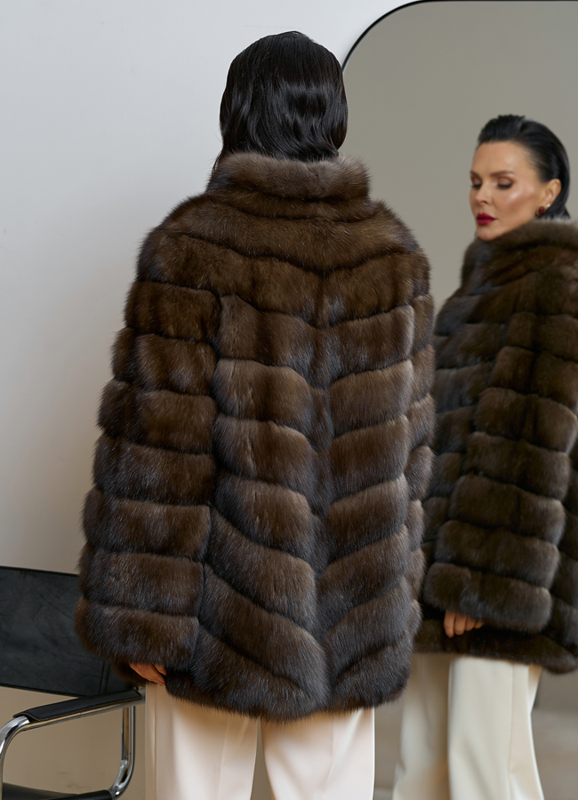 фото Женская шуба из соболя с воротником стойкой модель № 31773