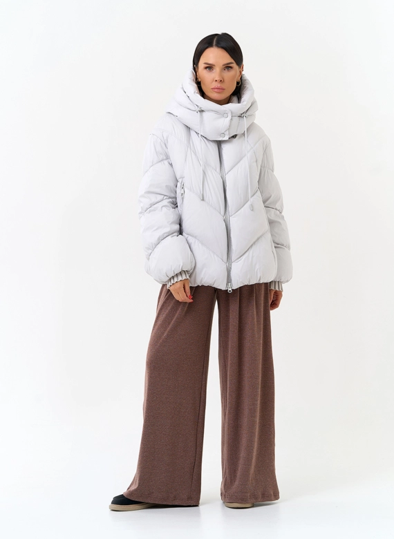 Женский пуховик с капюшоном фото