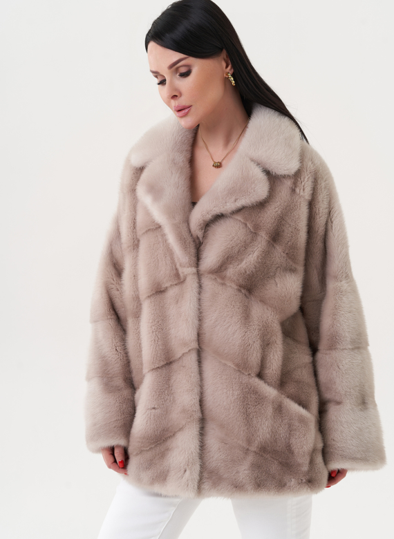 Укороченная шуба из меха норки с английским воротником