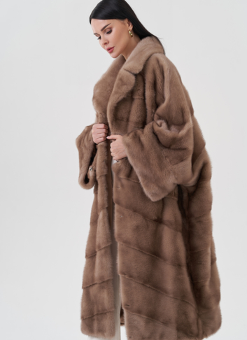 Шуба оверсайз с английским воротником 