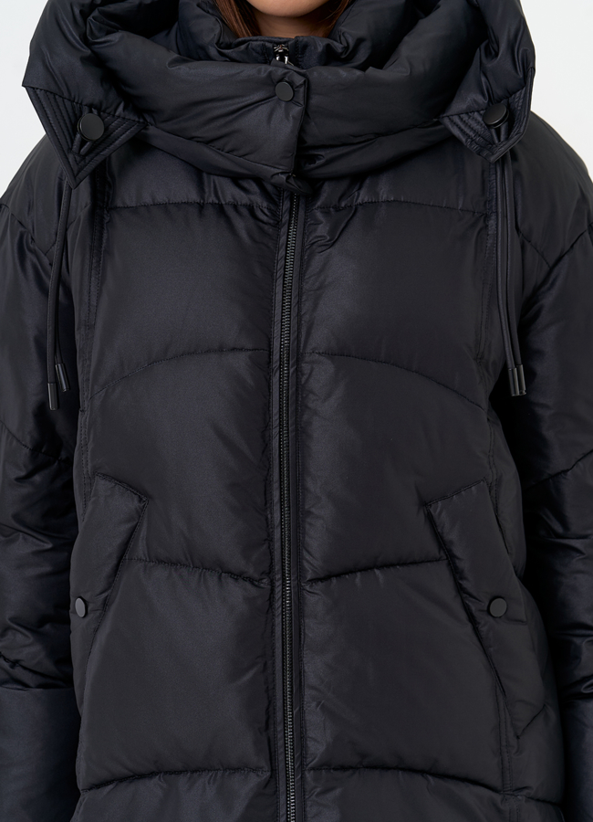 Женский пуховик черного цвета с капюшоном модель № 31592 универмаг малина