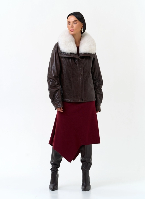Укороченный пуховик из натуральной кожи  фото