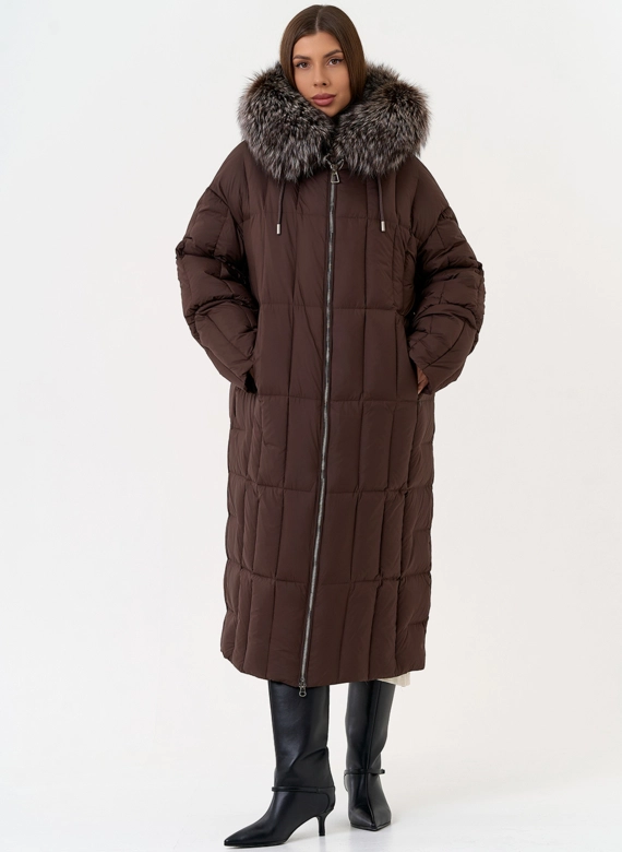 Женский пуховик с отделкой из чернобурой лисы