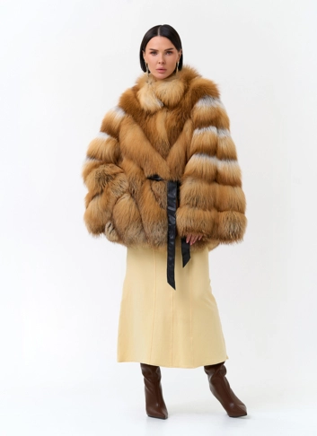 Шуба из меха рыжей лисы фото